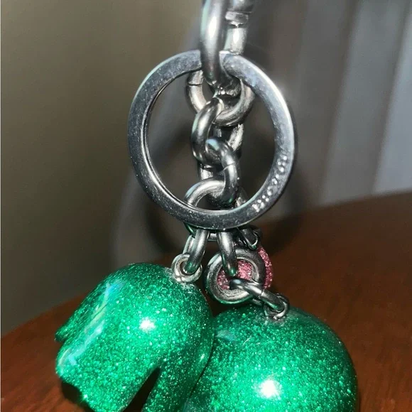 Coach green glitter resin tea rose keychain - Picture 3 of 4